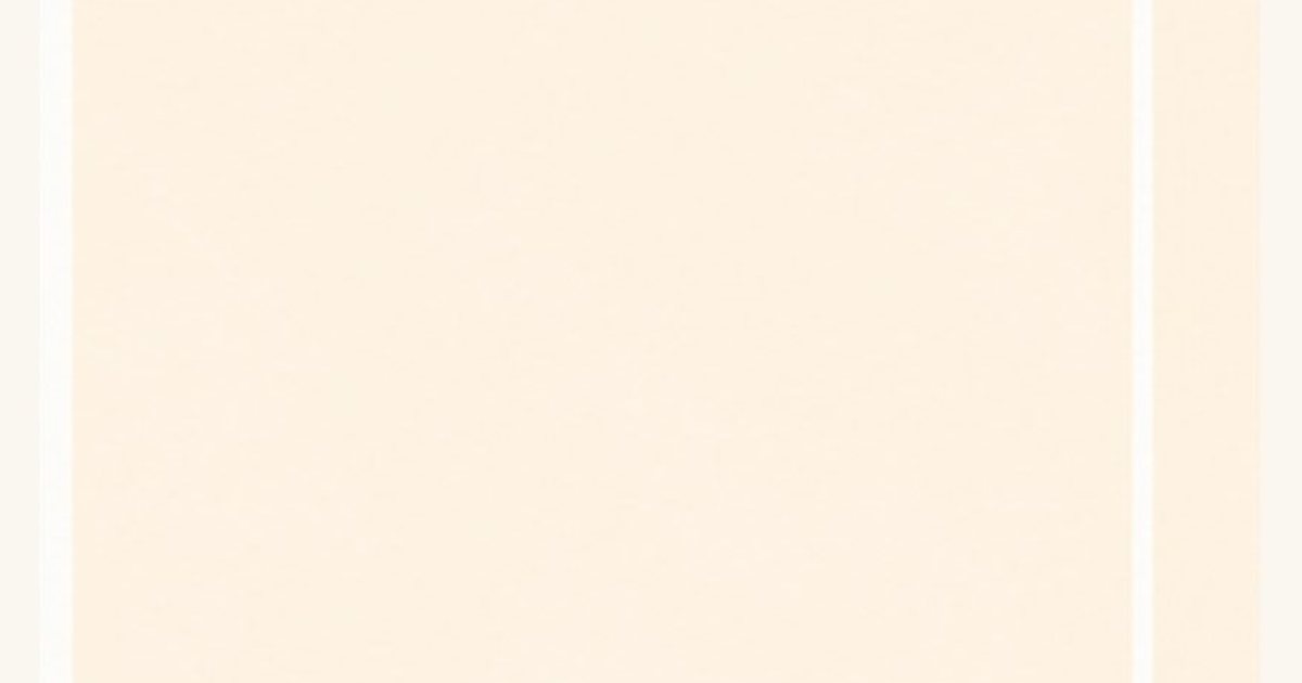 本・ペン・証書のフラットレイ